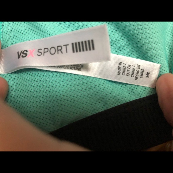 Beautiful VSX sports bra size 34C - Picture 4 of 4